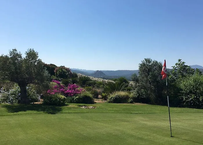 Sacuba & Botanic Golf Club * أولبيا